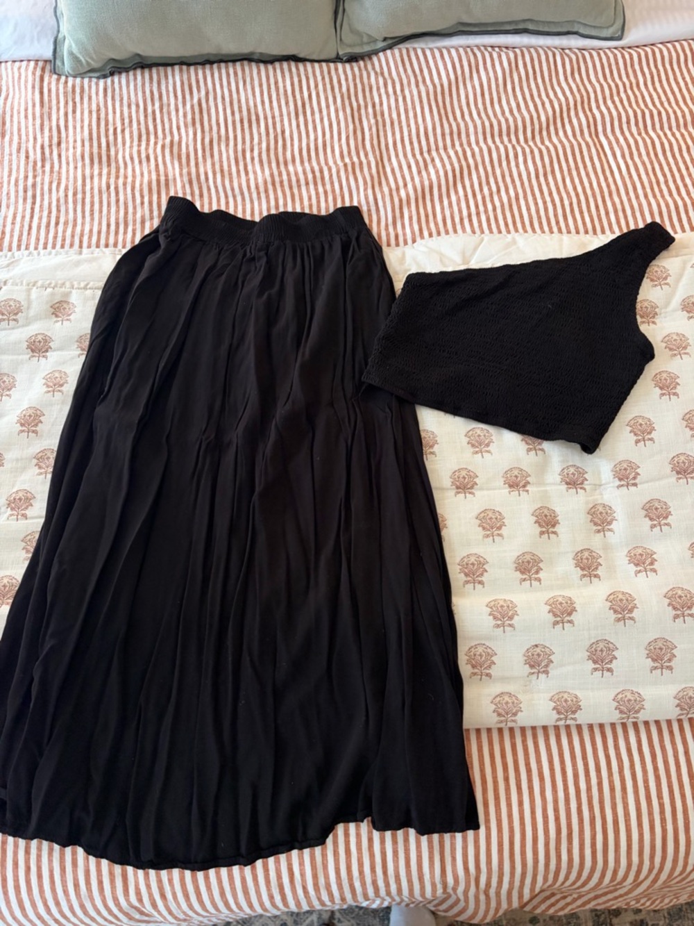 Women's Black Pleated Maxi Skirt Set with Top